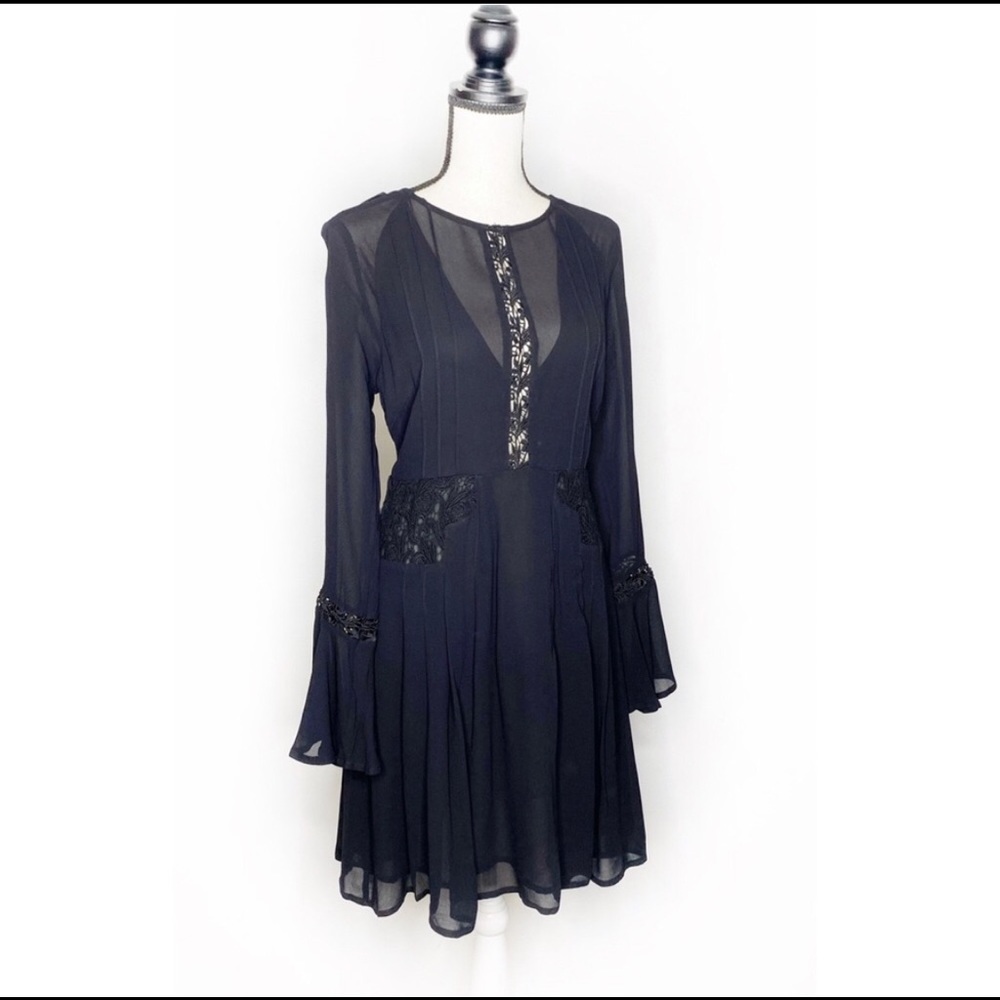 ASTR THE LABEL Black Ruffle Long Sleeve Dress M